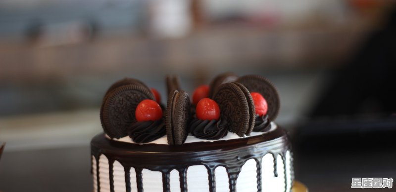 10月28日生日巧克力：武士（Triangular Shape in Dark Chocolate - 星座运势