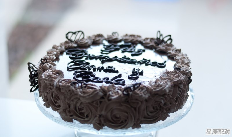 2月22日生日巧克力：脆皮馅饼（Chocolate Shortcrust Pastry） - 星座运势