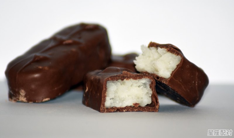 1月24日生日巧克力：碎巧克力饼（Chocolate Crackles） - 星座运势