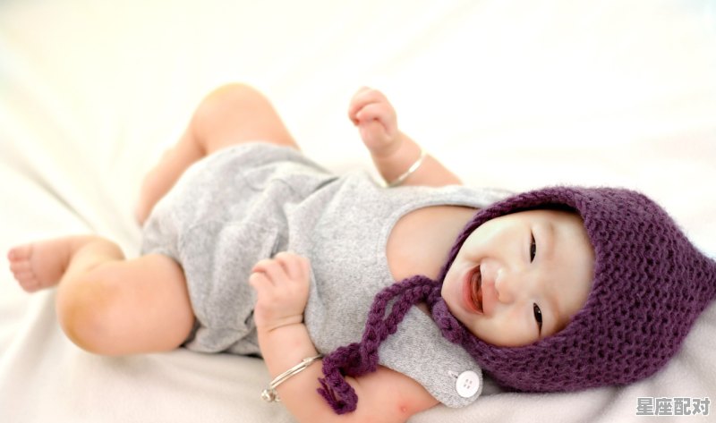 八月出生的属鼠宝宝怎样取名 - 星座运势