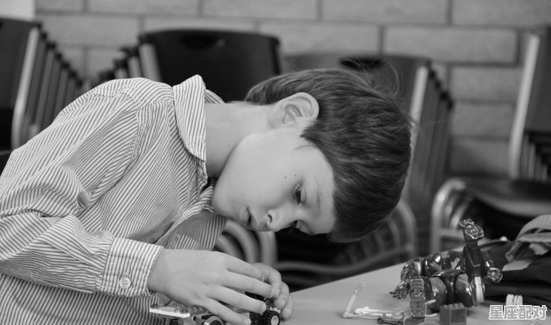 带励字的男孩名字 - 星座运势