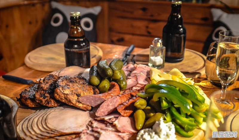 双鱼座MM请客吃饭要小心… 双鱼座MM请客吃饭要小心… - 星座运势