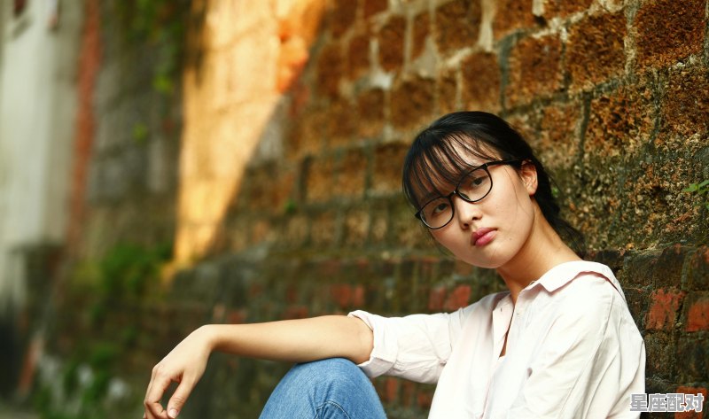 摩羯女如何对待男票的红颜知己？ - 星座运势