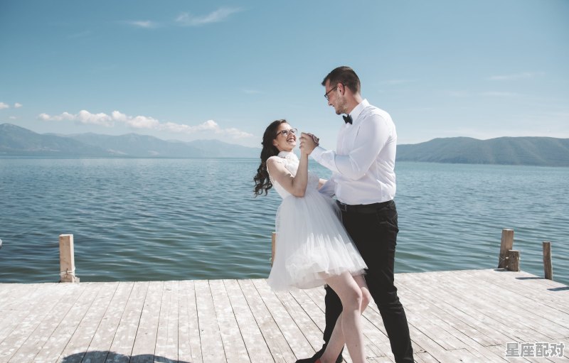 张楠多大,有什么类似张楠的《爱情是个懒东西》风格的小说。在线等 - 星座运势