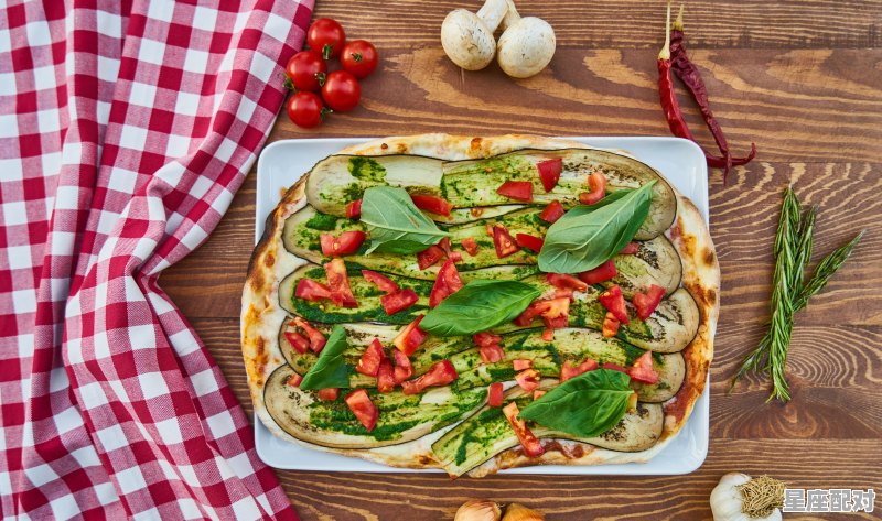 农历小年一般吃什么，中国农历小年习俗吃什么 - 星座运势