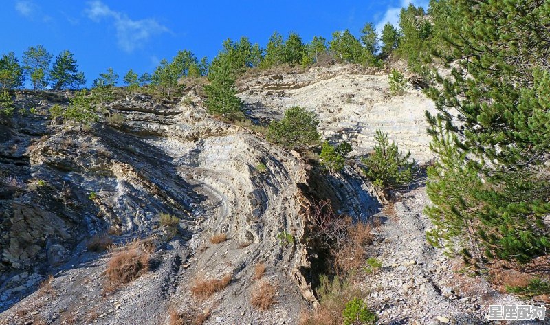 什么叫折脚山，赤土什么星座 - 星座运势