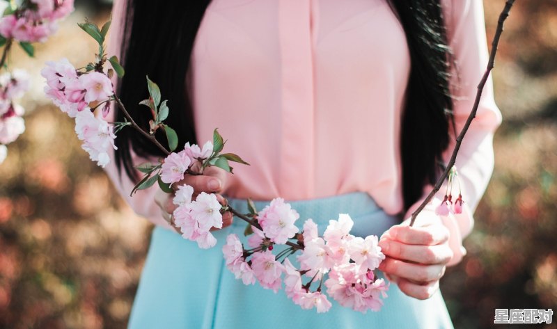 双子女和双鱼女适合当闺蜜吗_双鱼女和天秤女处得来吗 - 星座运势