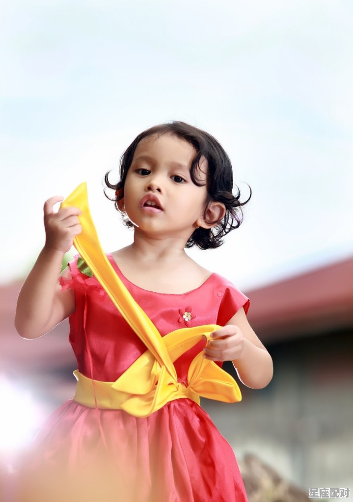 双鱼座的人穿什么颜色的衣服好看_双鱼座穿什么颜色好看 双鱼座的人穿什么颜色的衣服好看_双鱼座穿什么颜色好看 - 星座运势