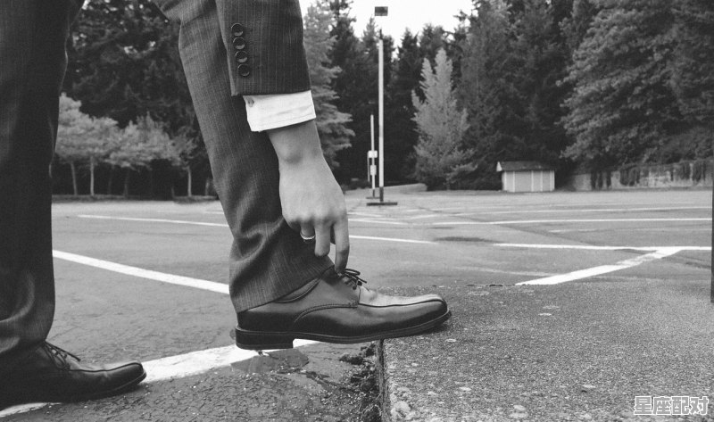 别人送你衣服穿什么意思,梦到穿衣服 - 星座运势