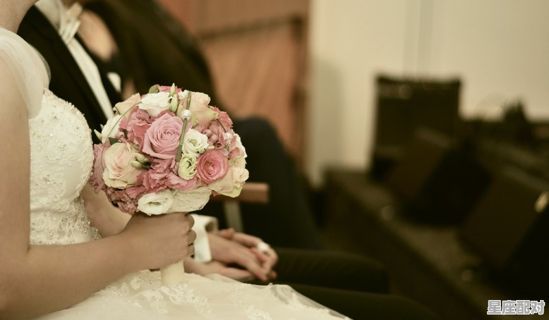 结婚刮脸什么意思,传统习俗女人绞脸 - 星座运势