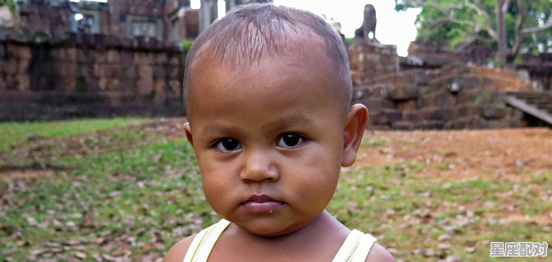 初一男孩抱着高一姐姐睡正常吗，梦到抱着男孩 - 星座运势