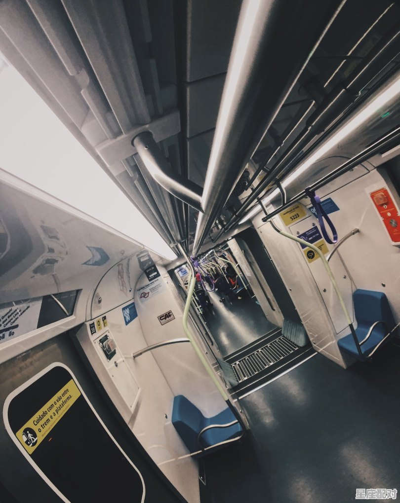 火车1228次05车厢059号、063号是靠窗的吗,1228什么星座 - 星座运势