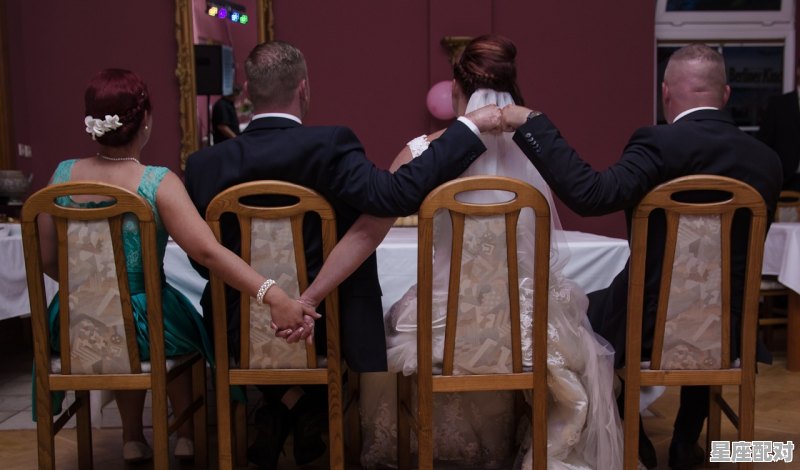 搀新媳妇的人该穿什么衣服,农村搀新娘子的习俗 搀新媳妇的人该穿什么衣服,农村搀新娘子的习俗 - 星座运势