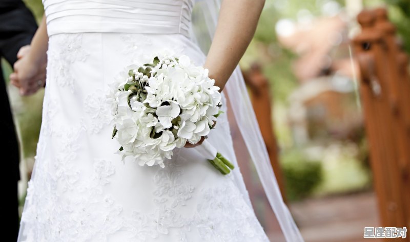 结婚晚上睡觉有什么讲究，新娘半夜出嫁是哪里的习俗 - 星座运势