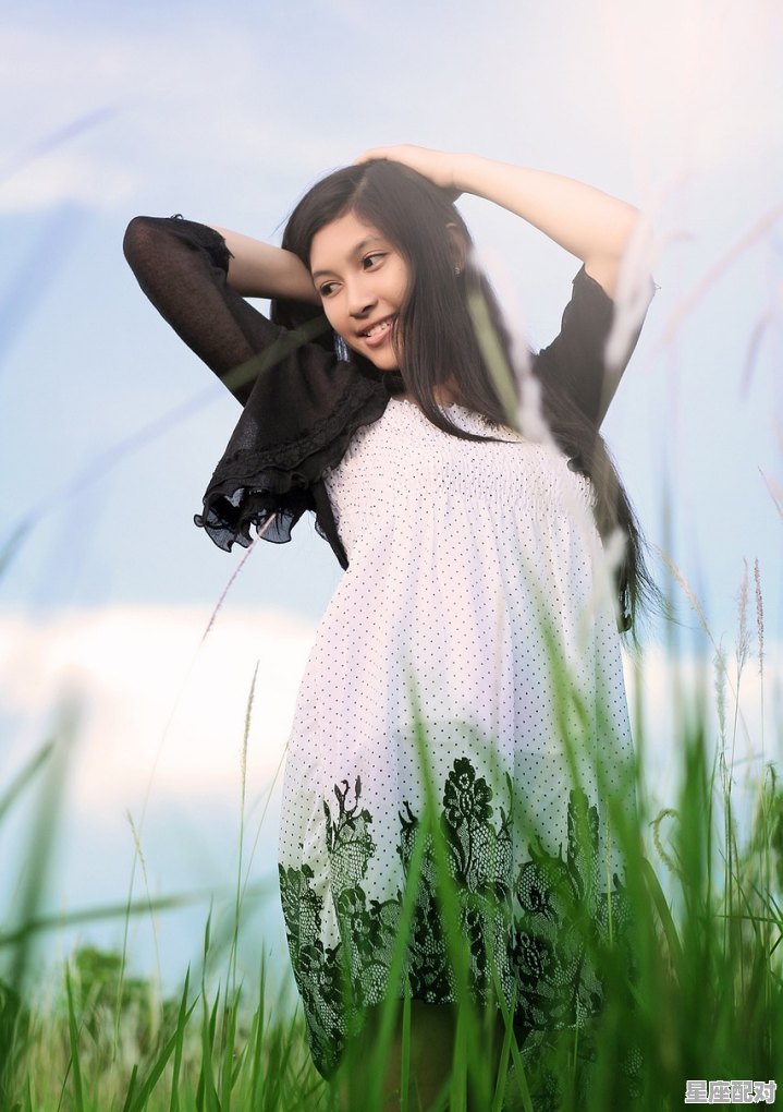 《爱情呼叫转移》里的12个女主角分别属于什么星座，宋佳什么星座 - 星座运势