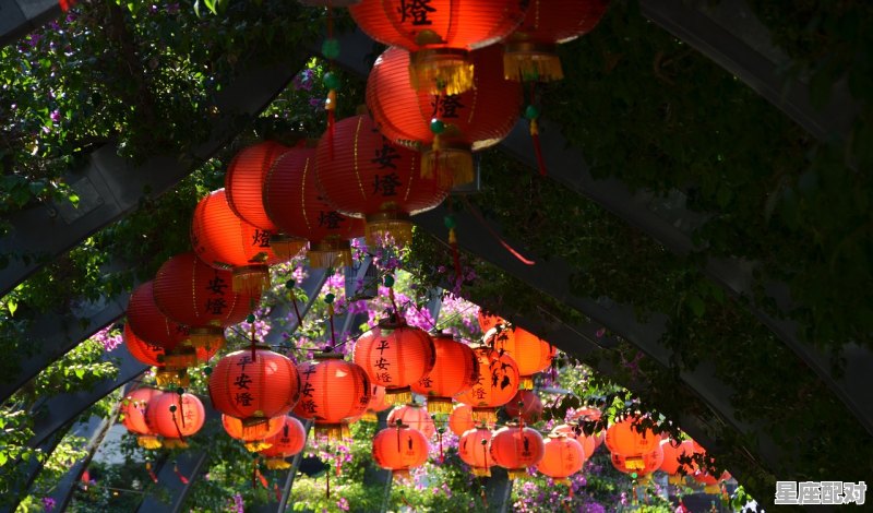春节挂灯笼的习俗起源于哪个朝代,赏花灯习俗始于哪个朝代 - 星座运势