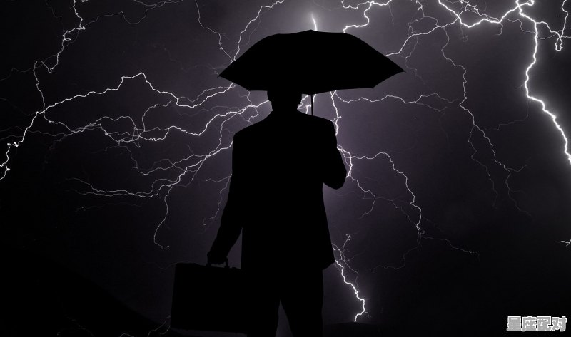 梦臆飘雨是什么意思_雷打到家里有什么说法 - 星座运势