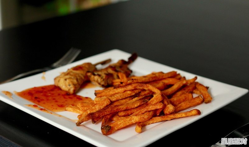 鸡爪和鸡头有什么寓意，梦到吃鸡爪子 - 星座运势