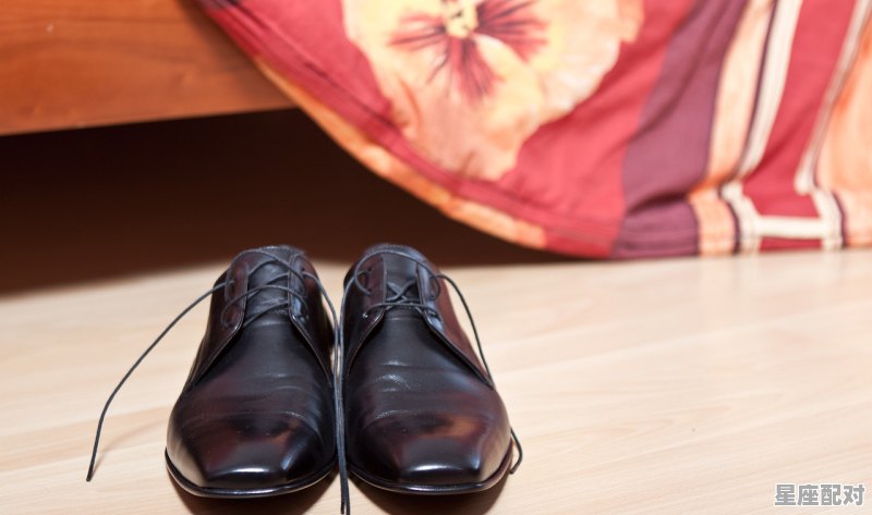 给妈妈买鞋的寓意,梦到买鞋试鞋 给妈妈买鞋的寓意,梦到买鞋试鞋 - 星座运势