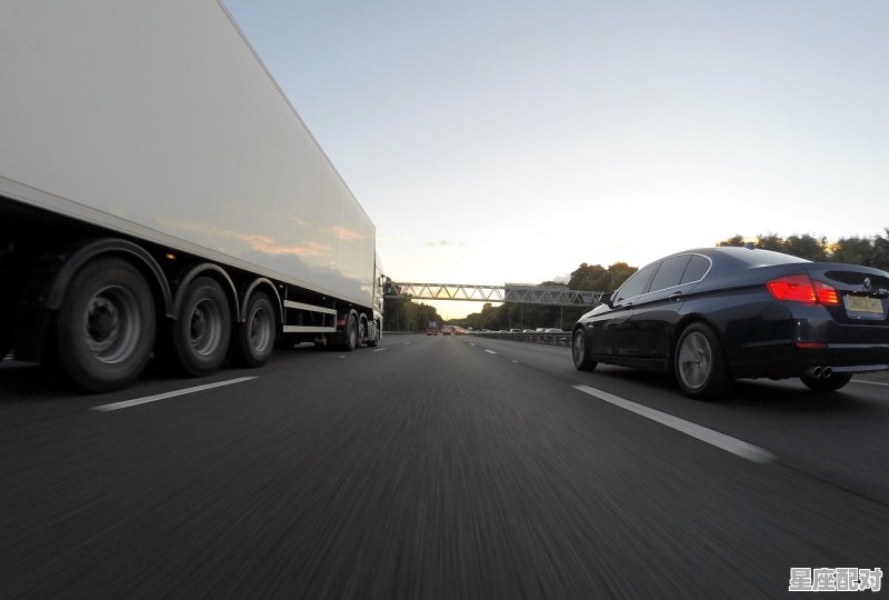 桑塔纳主驾驶座位下的盒子是什么,盒子是什么星座 - 星座运势