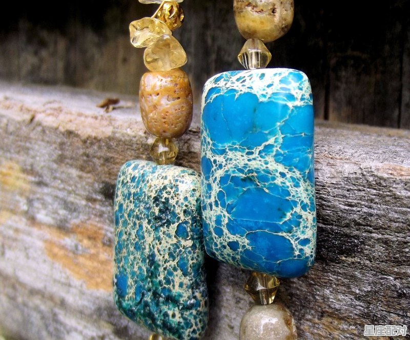 两眼发光的动物_什么动物喜欢亮晶晶的珠宝 - 星座运势