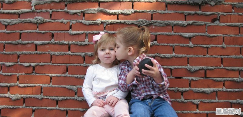 很好的朋友去世了,什么时间去探望其家人?出殡前还是出殡时?应该拿什么东西,中国拜访朋友习俗 很好的朋友去世了,什么时间去探望其家人?出殡前还是出殡时?应该拿什么东西,中国拜访朋友习俗 - 星座运势