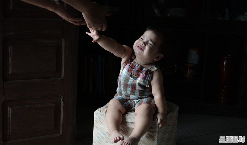 俄罗斯的小孩冬天洗冷水不会冻坏吗,俄罗斯往头上浇冰水习俗 俄罗斯的小孩冬天洗冷水不会冻坏吗,俄罗斯往头上浇冰水习俗 - 星座运势