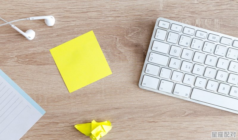 高铁的座位号是怎么排列的？分A B C D E是什么意思，5 2什么星座 - 星座运势