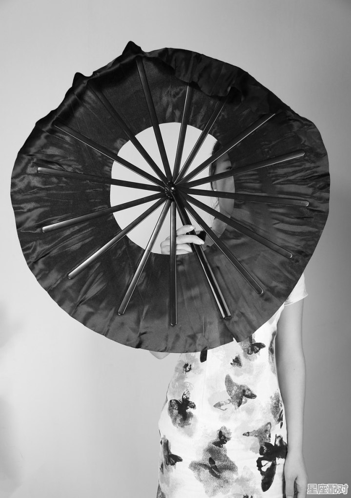 旗袍是什么时候发明的_令旗和令牌的区别 旗袍是什么时候发明的_令旗和令牌的区别 - 星座运势