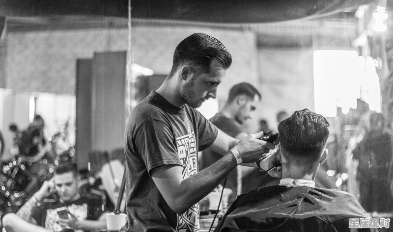 我喜欢的人自己坐车回家，我该发什么去关心她,做梦梦到坐车回家 - 星座运势