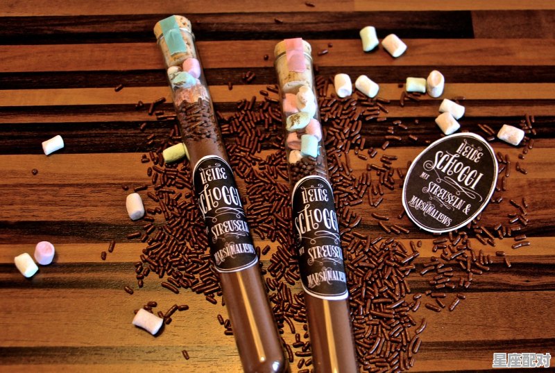 7月半在河边烧香(插香)是哪里的习俗~就是在河边把香插成一圈~,7月半民间习俗 7月半在河边烧香(插香)是哪里的习俗~就是在河边把香插成一圈~,7月半民间习俗 - 星座运势