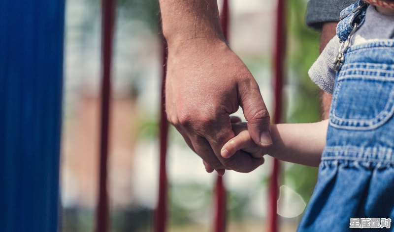 我的朋友生了一对双胞胎女儿,求助一两句祝福语,胎梦梦到生女儿 我的朋友生了一对双胞胎女儿,求助一两句祝福语,胎梦梦到生女儿 - 星座运势