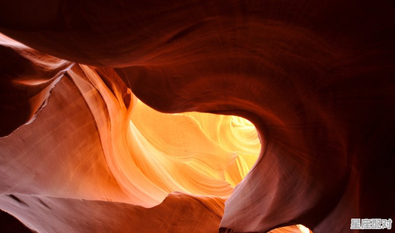 天蝎女对同事的态度，天蝎座 职场 性格 - 星座运势