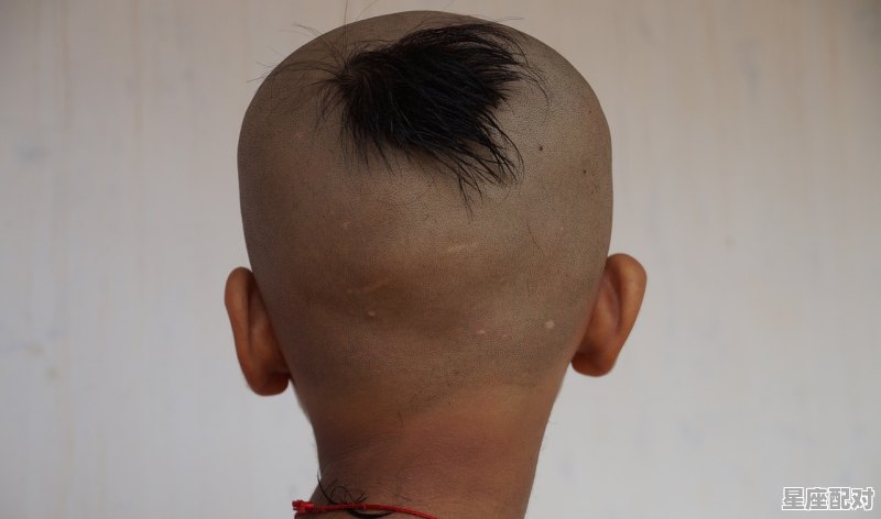 梦到自己把自己头发剪了,梦到自己把自己头发剪了 - 星座运势