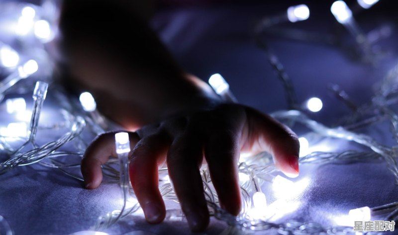 清明节传统的祭奠方式有哪些危害，惨痛的习俗 - 星座运势