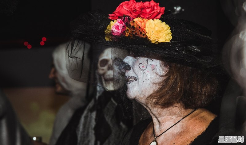 关于鬼附身的科学解释_求一部比较老的欧美恐怖片，女主被鬼附身，男主把她头锯开 - 星座运势