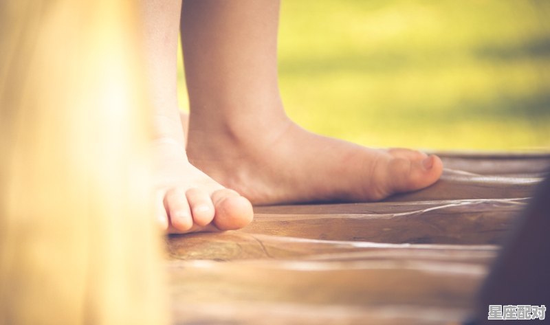 端午节小孩子为什么要带扳脚娃娃和簸箕,孩子3岁还娃娃的习俗 - 星座运势