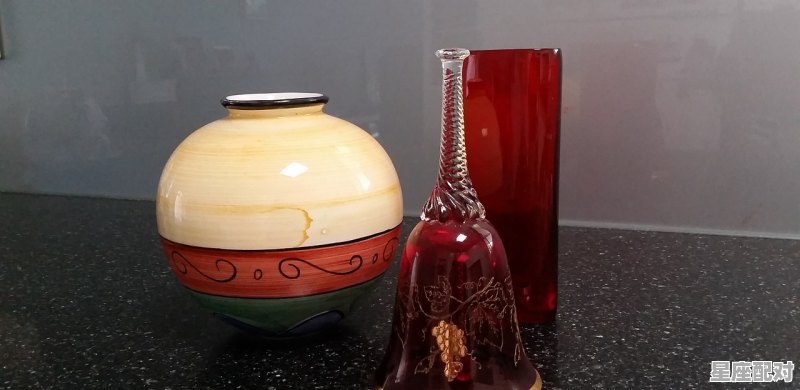 鲜花酒拳口诀,云南喝酒习俗女的咬着酒杯 鲜花酒拳口诀,云南喝酒习俗女的咬着酒杯 - 星座运势