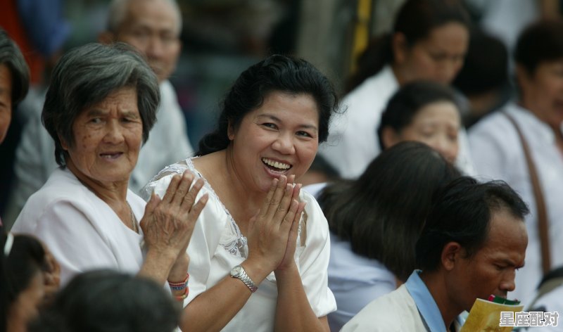 俄罗斯礼仪接受和不接受什么,俄罗斯习俗送多少花 - 星座运势